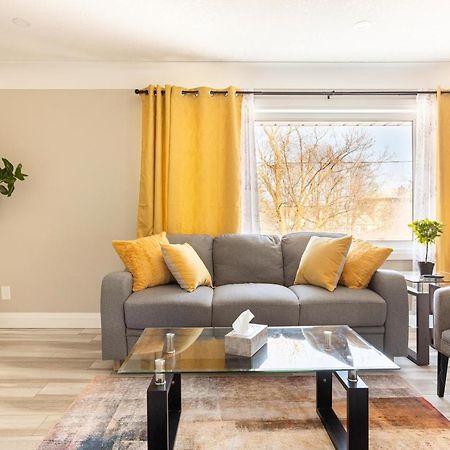 Entire 2 Bedroom Apartment Downtown - U3 滑铁卢 外观 照片