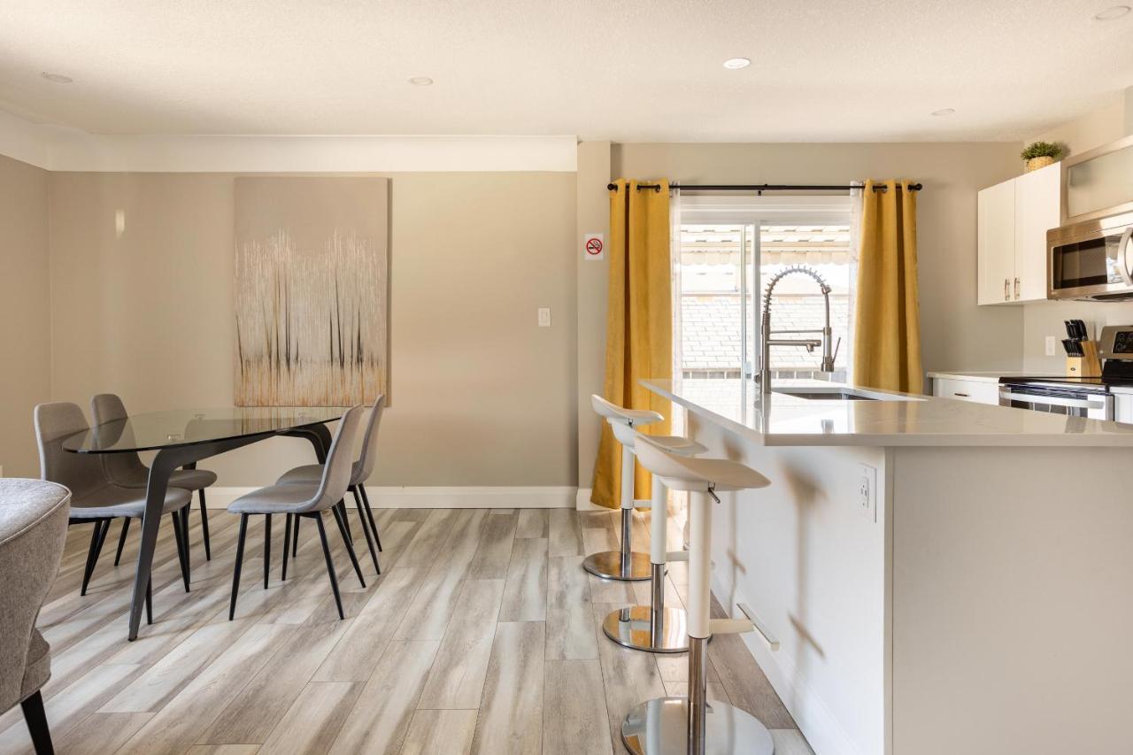 Entire 2 Bedroom Apartment Downtown - U3 滑铁卢 外观 照片