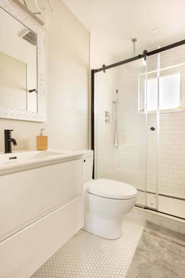 Entire 2 Bedroom Apartment Downtown - U3 滑铁卢 外观 照片